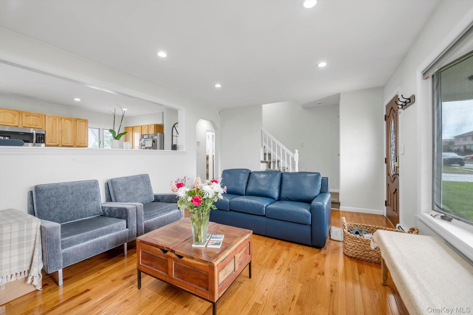 1055 Jefferson Street thumbnail 2