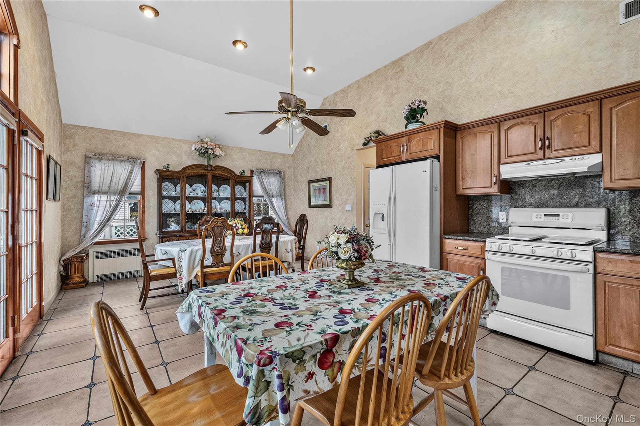 214 Avery Place thumbnail 11