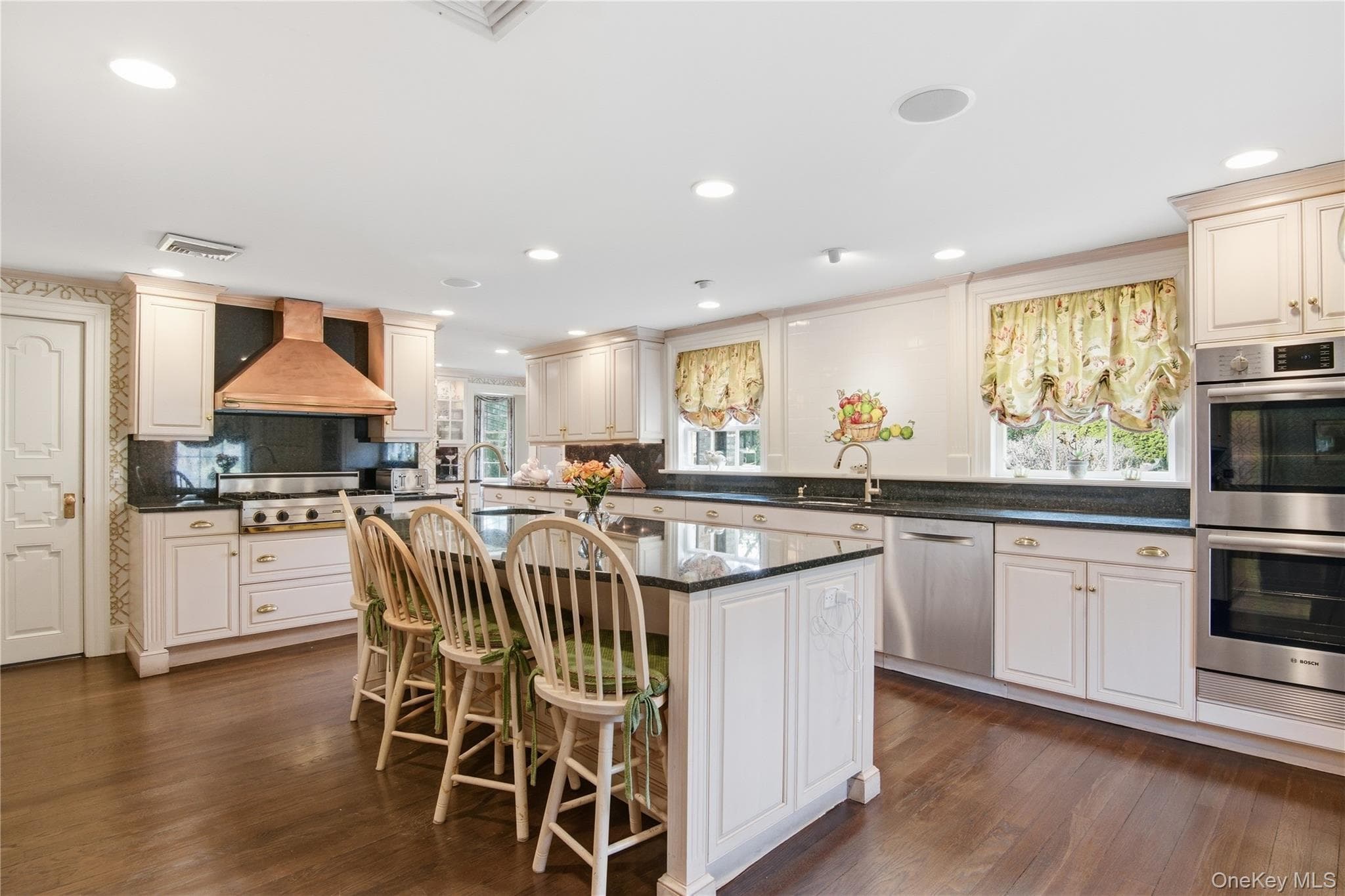 285 Piping Rock Road thumbnail 9