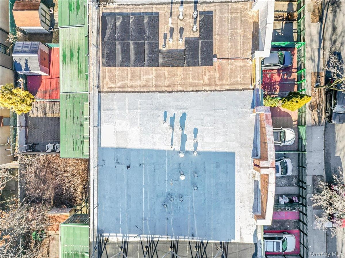1475 Crotona Place thumbnail 23