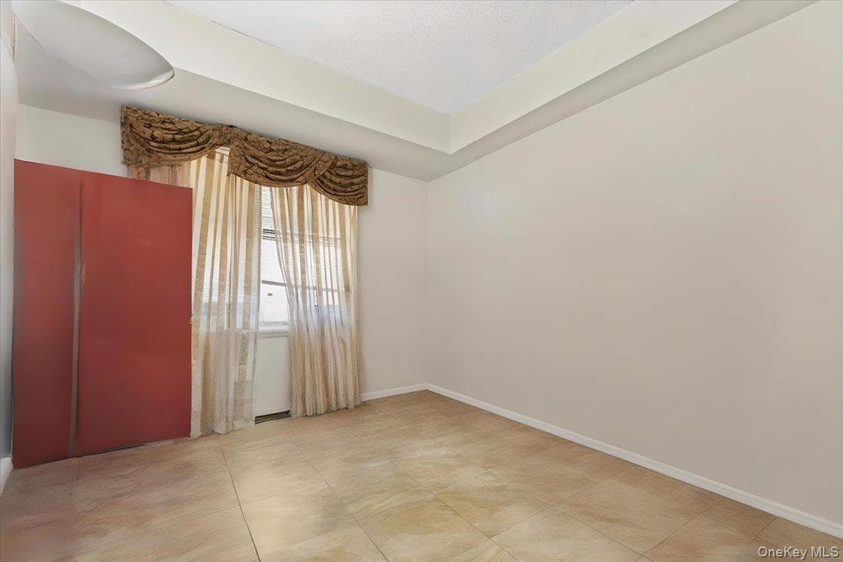 1475 Crotona Place thumbnail 12