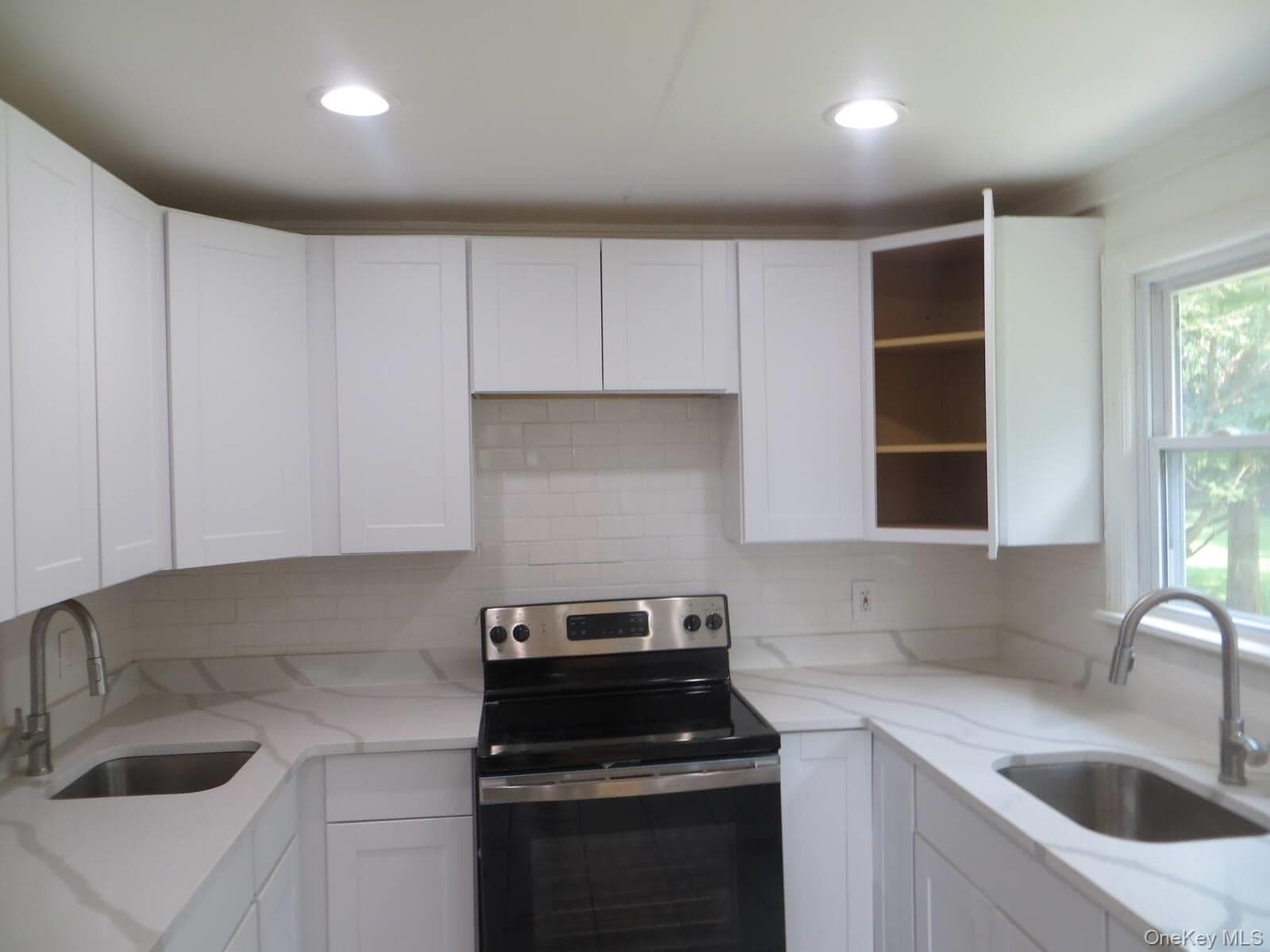105 Wood Avenue thumbnail 2