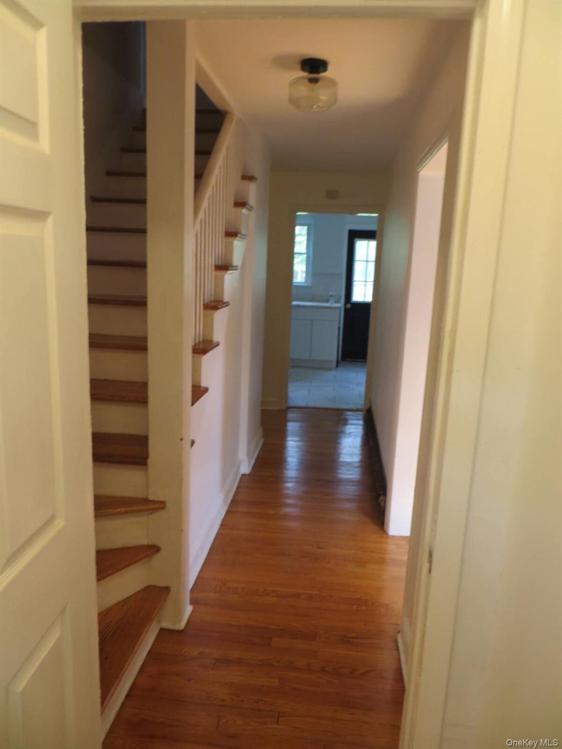105 Wood Avenue thumbnail 3