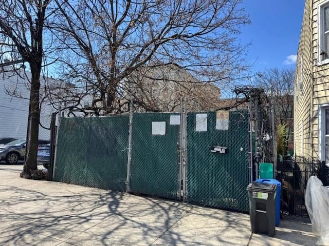 1667 Hunt Avenue thumbnail 5