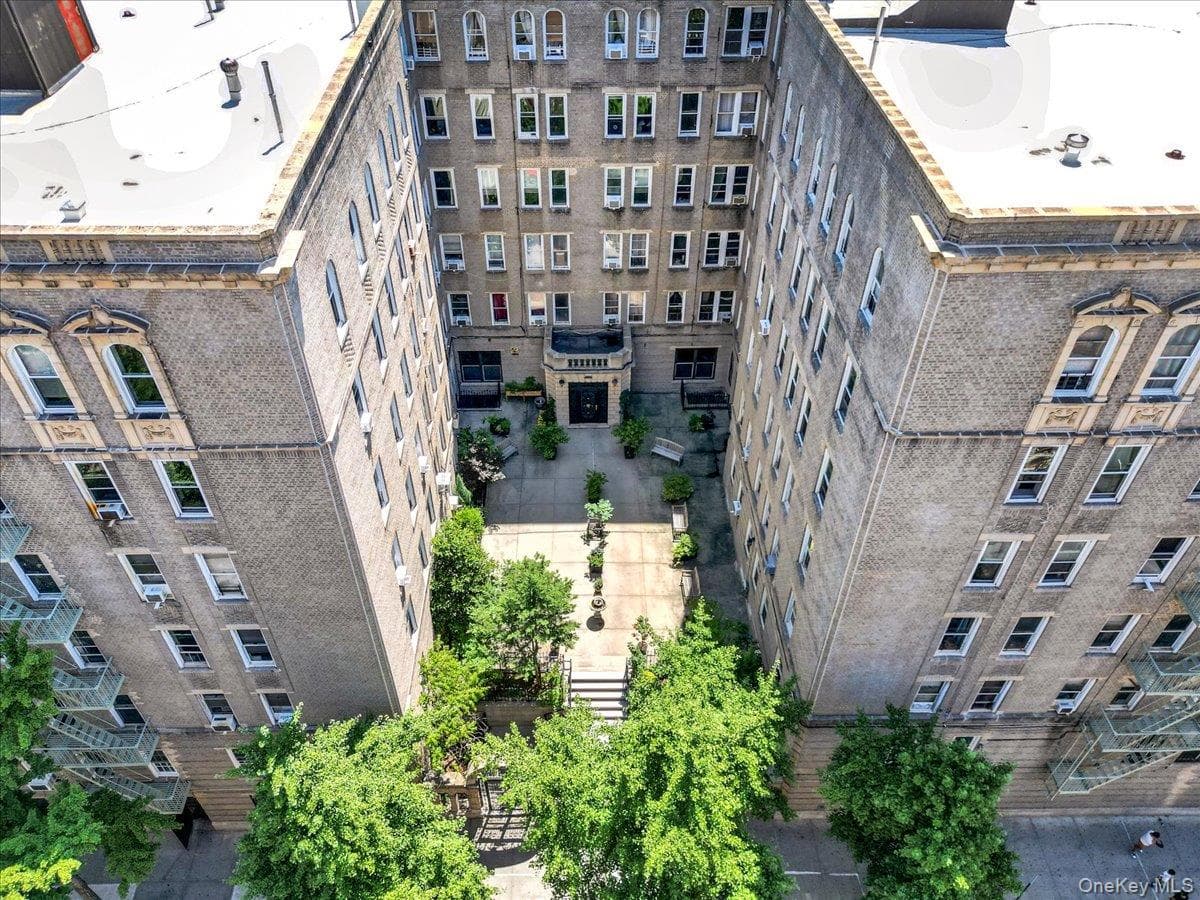 811 Walton Avenue AVE Unit: E18 thumbnail 11