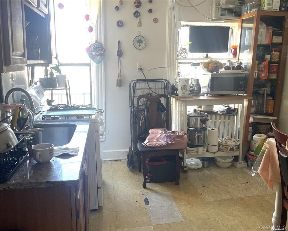 567 Saint Johns Place Unit: 8 thumbnail 6