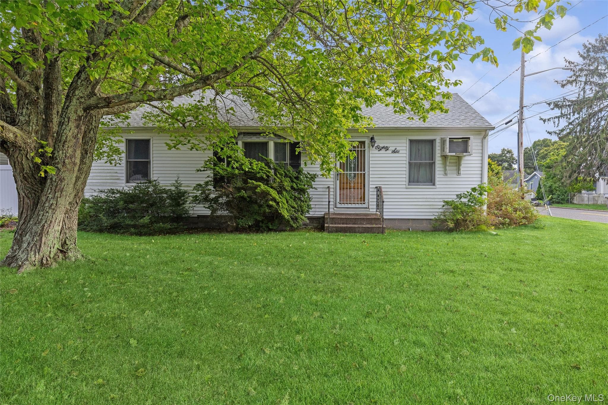 86 Log Road, Patchogue