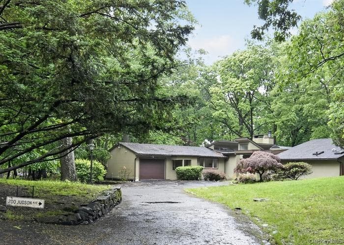 200 Judson Avenue, Dobbs Ferry