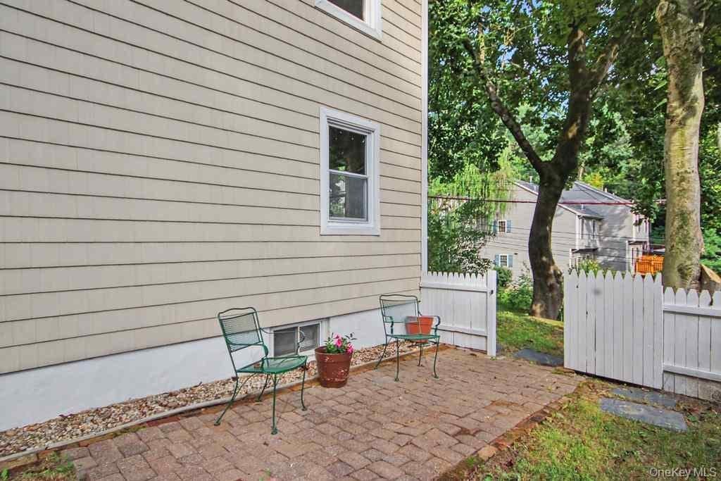 81 Snowden Avenue thumbnail 36
