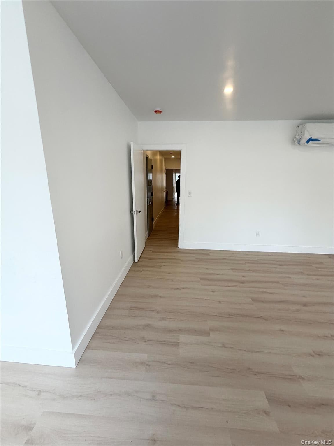 3105 Roberts Avenue thumbnail 8