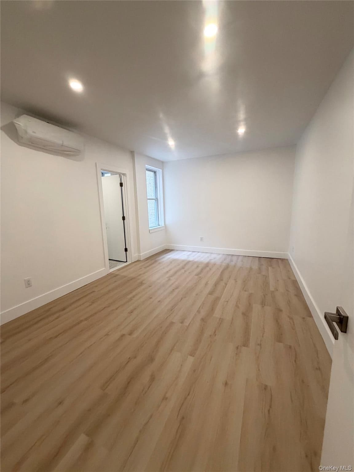 3105 Roberts Avenue thumbnail 11