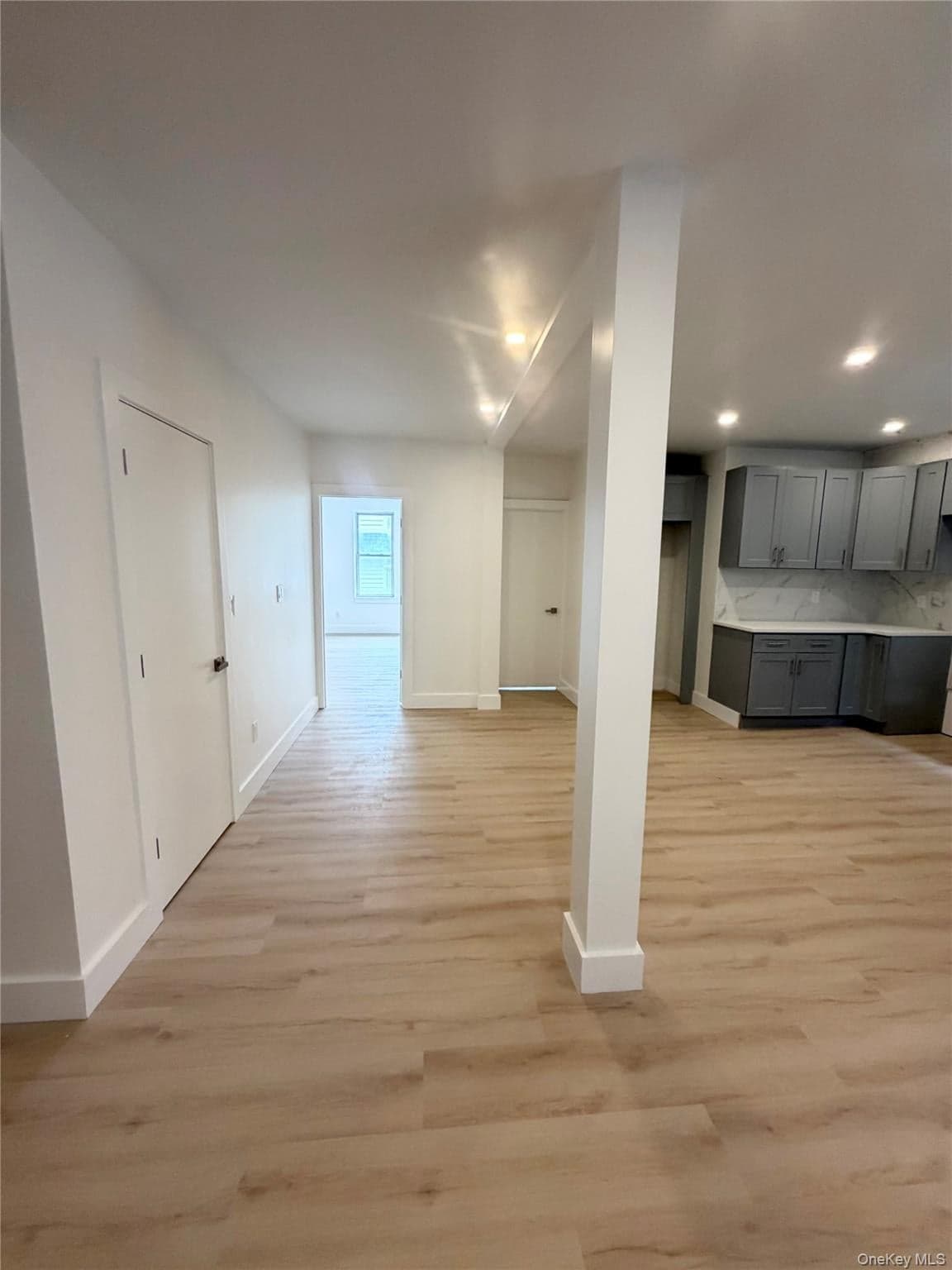 3105 Roberts Avenue thumbnail 2