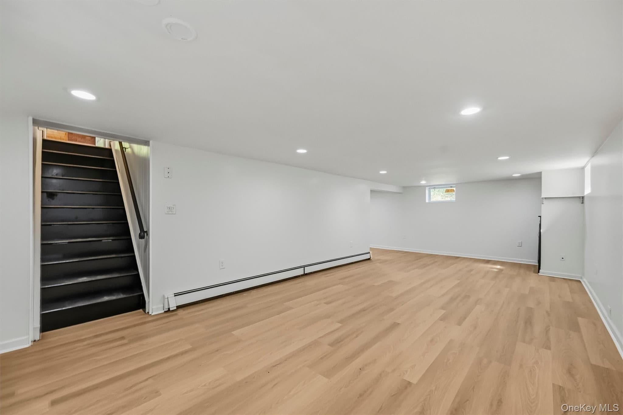 6 Lannis Avenue thumbnail 16