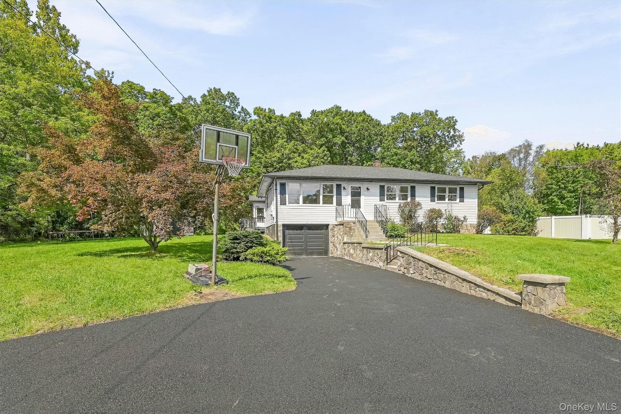6 Lannis Avenue, New Windsor