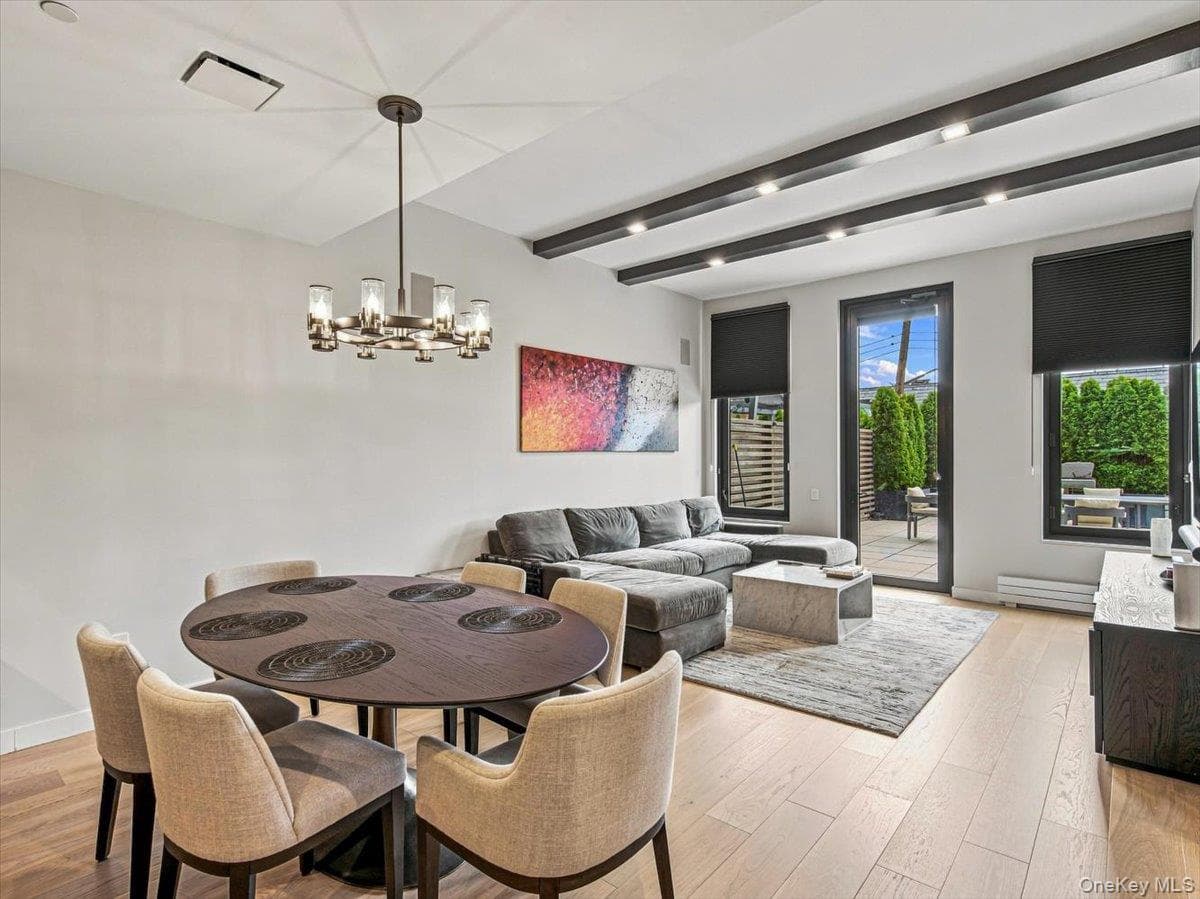 2121 31st Street Unit: 2C thumbnail 3