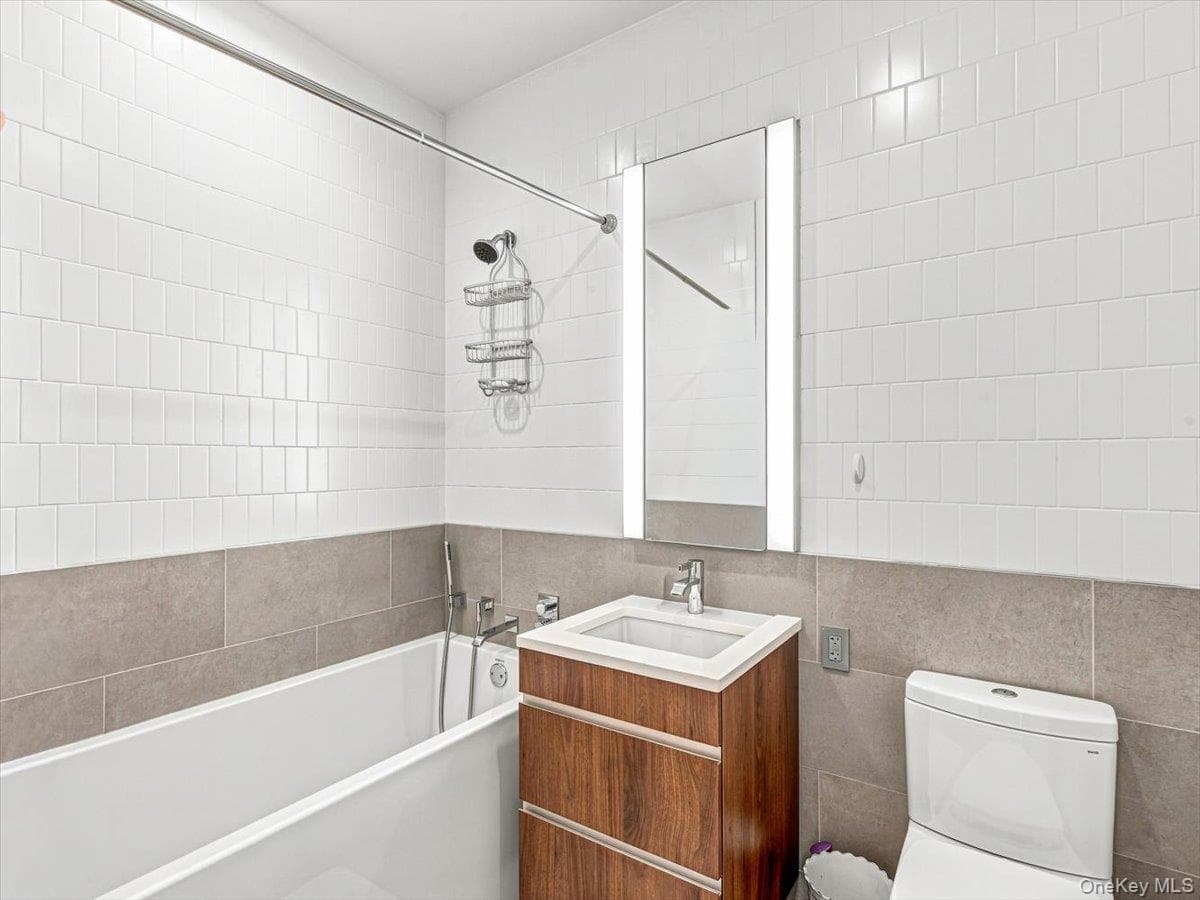 2121 31st Street Unit: 2C thumbnail 23