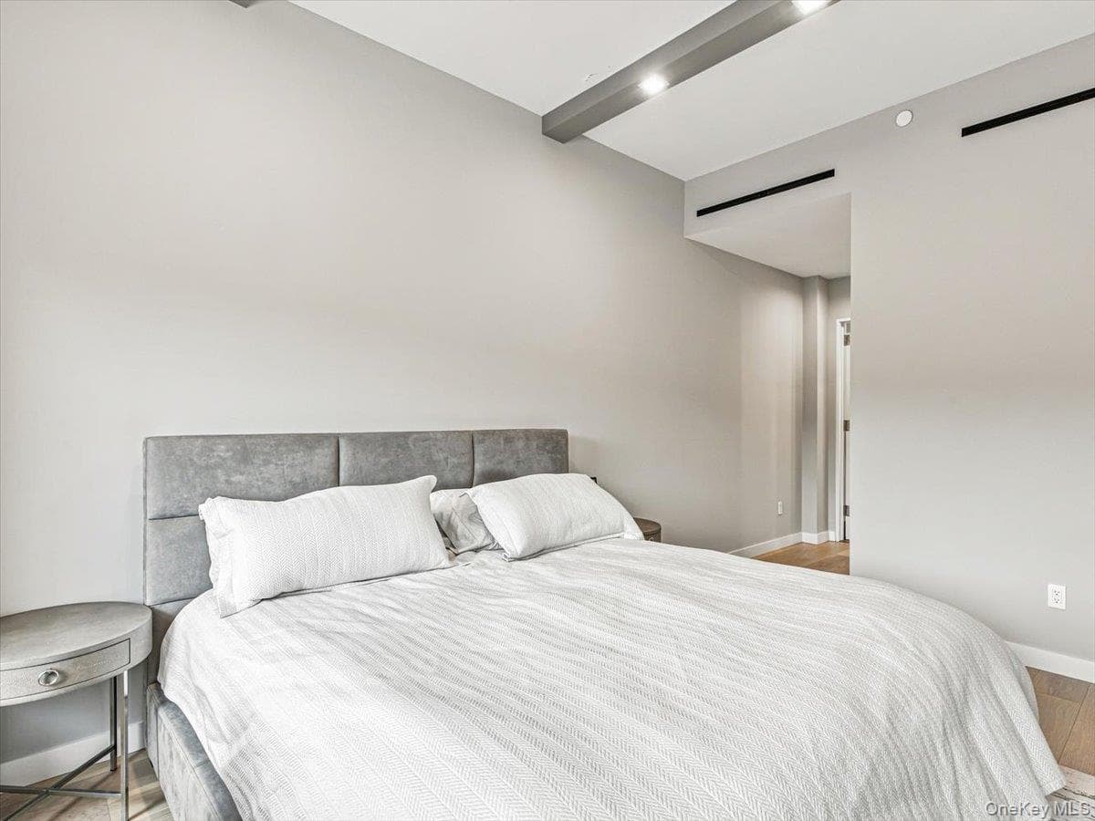 2121 31st Street Unit: 2C thumbnail 15