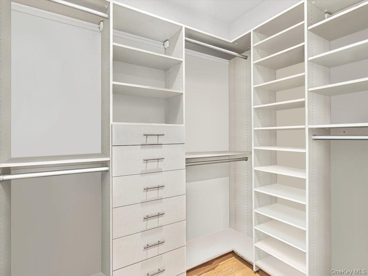 2121 31st Street Unit: 2C thumbnail 17