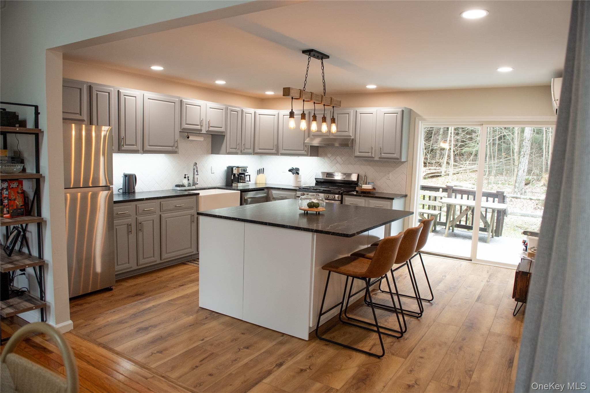 1270 Roaring Brook Lane thumbnail 5