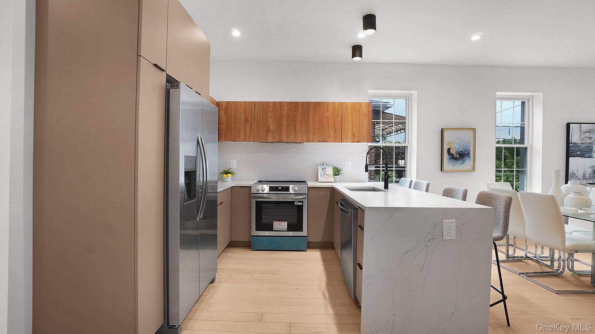 2424 Esplanade Avenue thumbnail 7