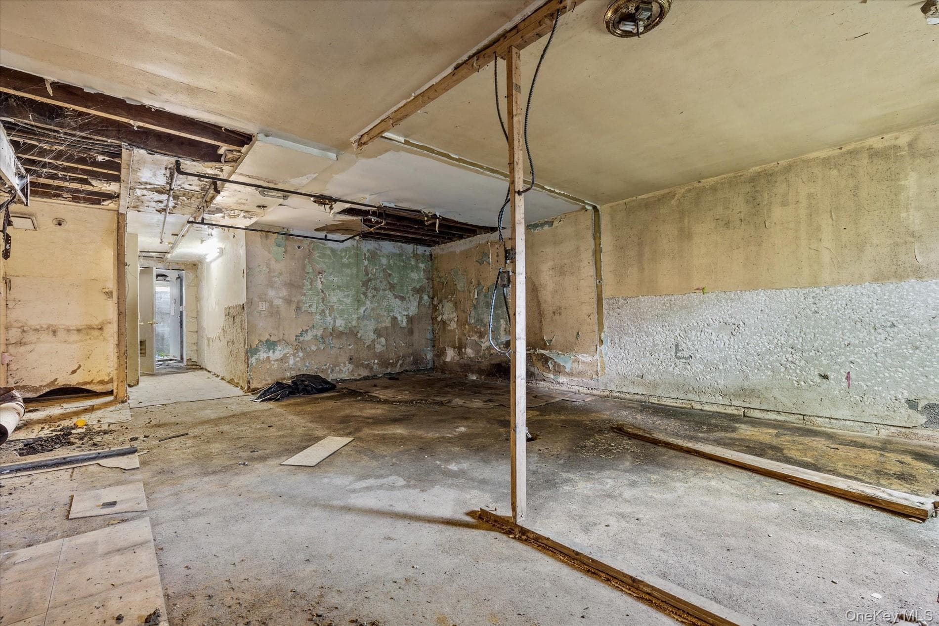 3768 Laconia Avenue thumbnail 14