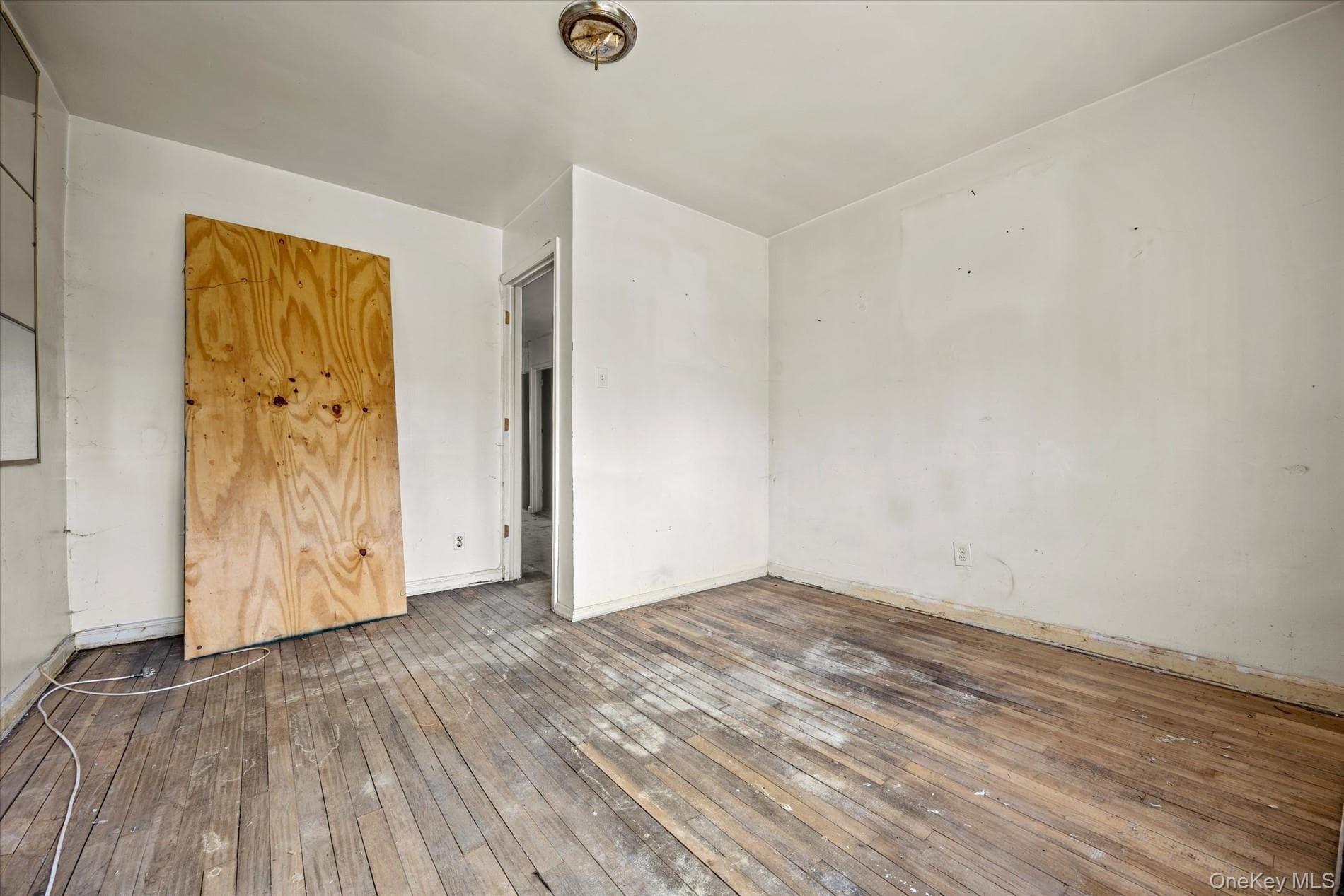 3768 Laconia Avenue thumbnail 4