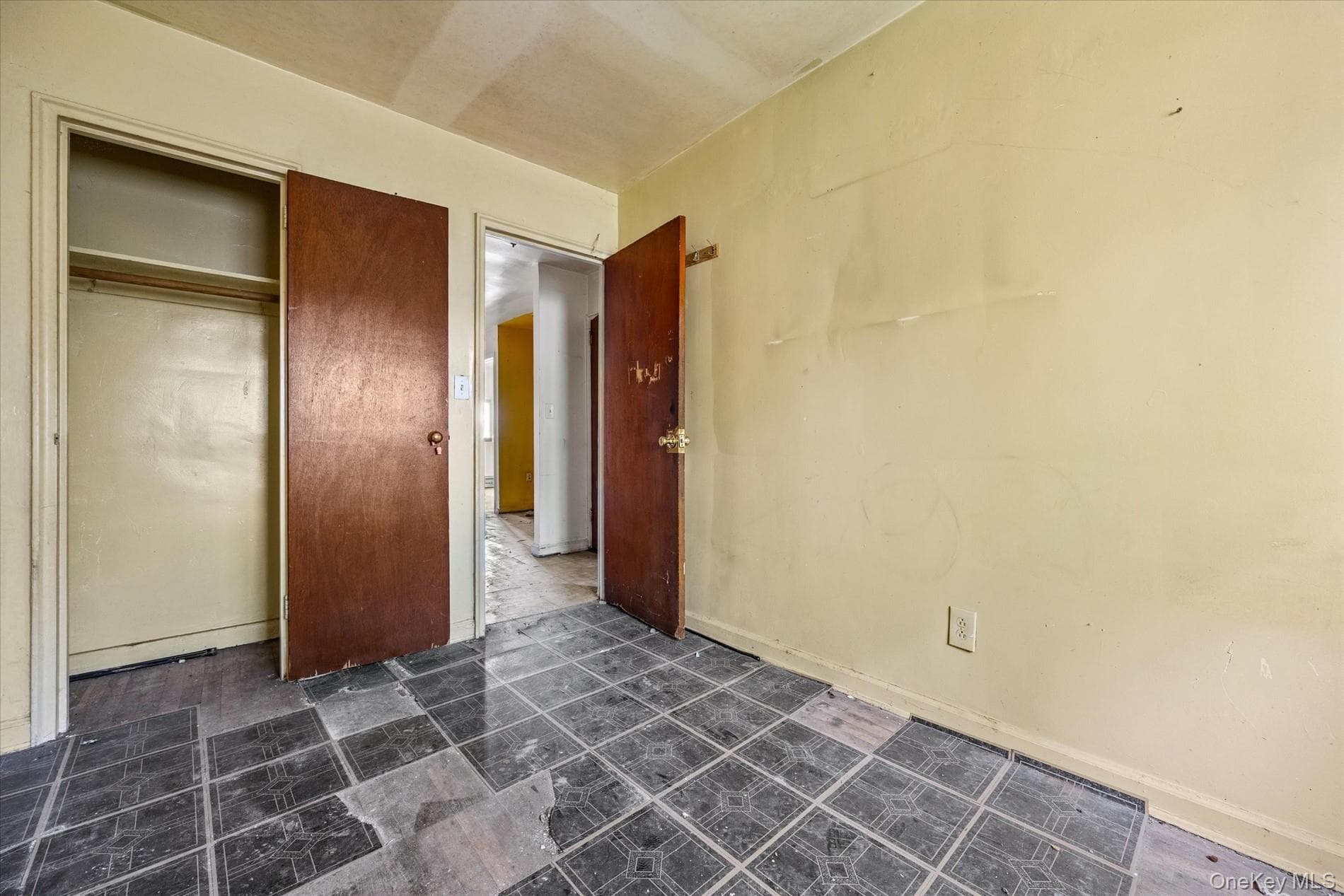 3768 Laconia Avenue thumbnail 11