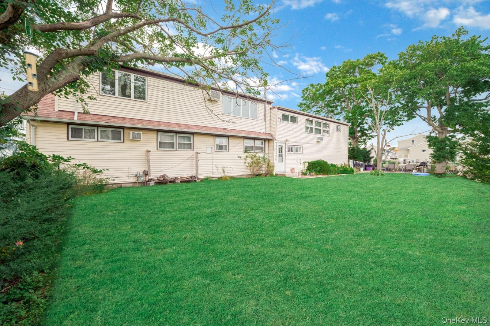 280 S Bayview Avenue thumbnail 28