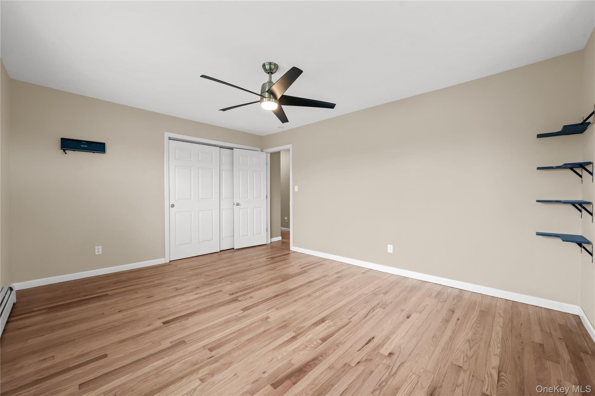 280 S Bayview Avenue thumbnail 16