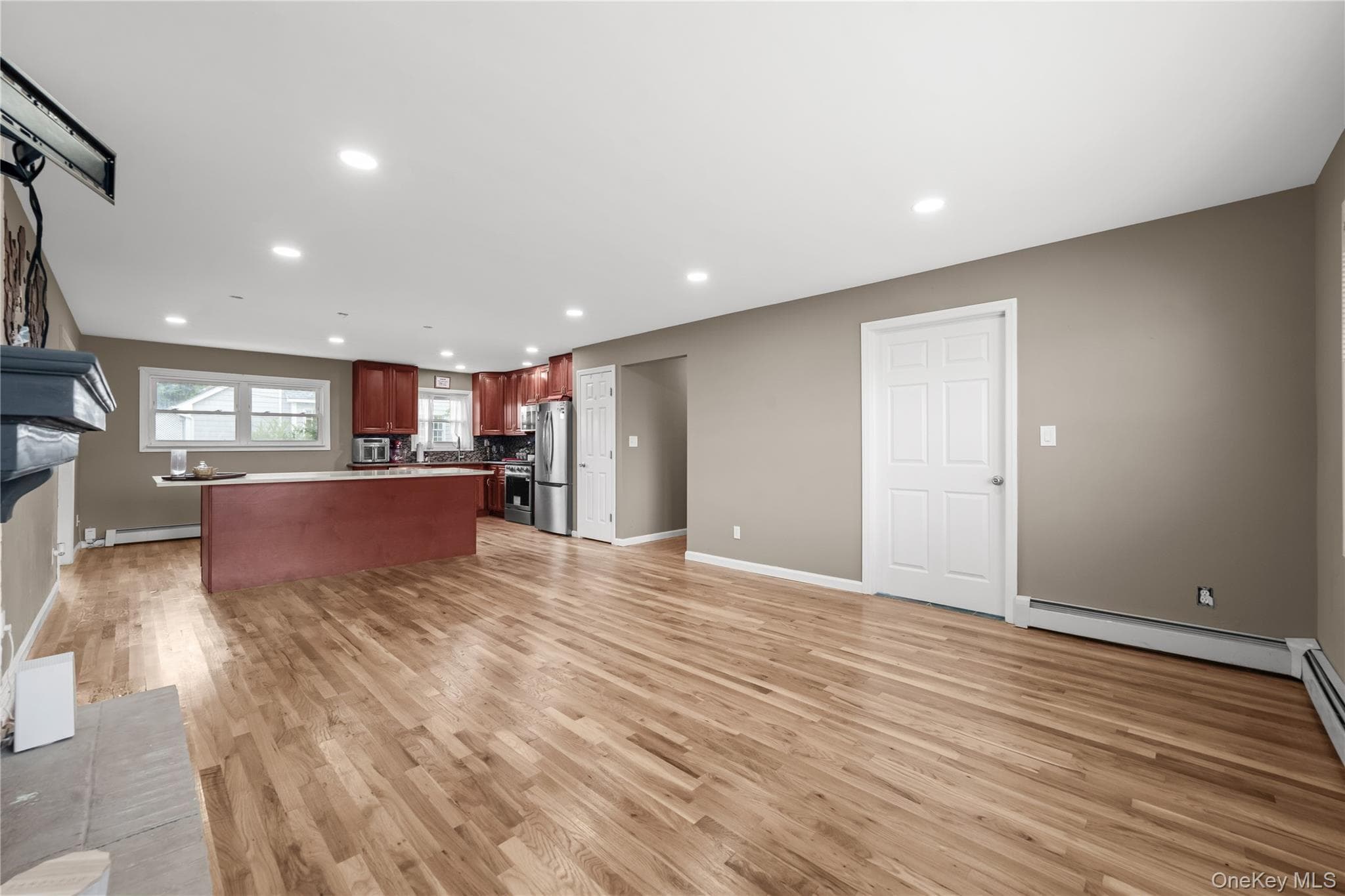 280 S Bayview Avenue thumbnail 6