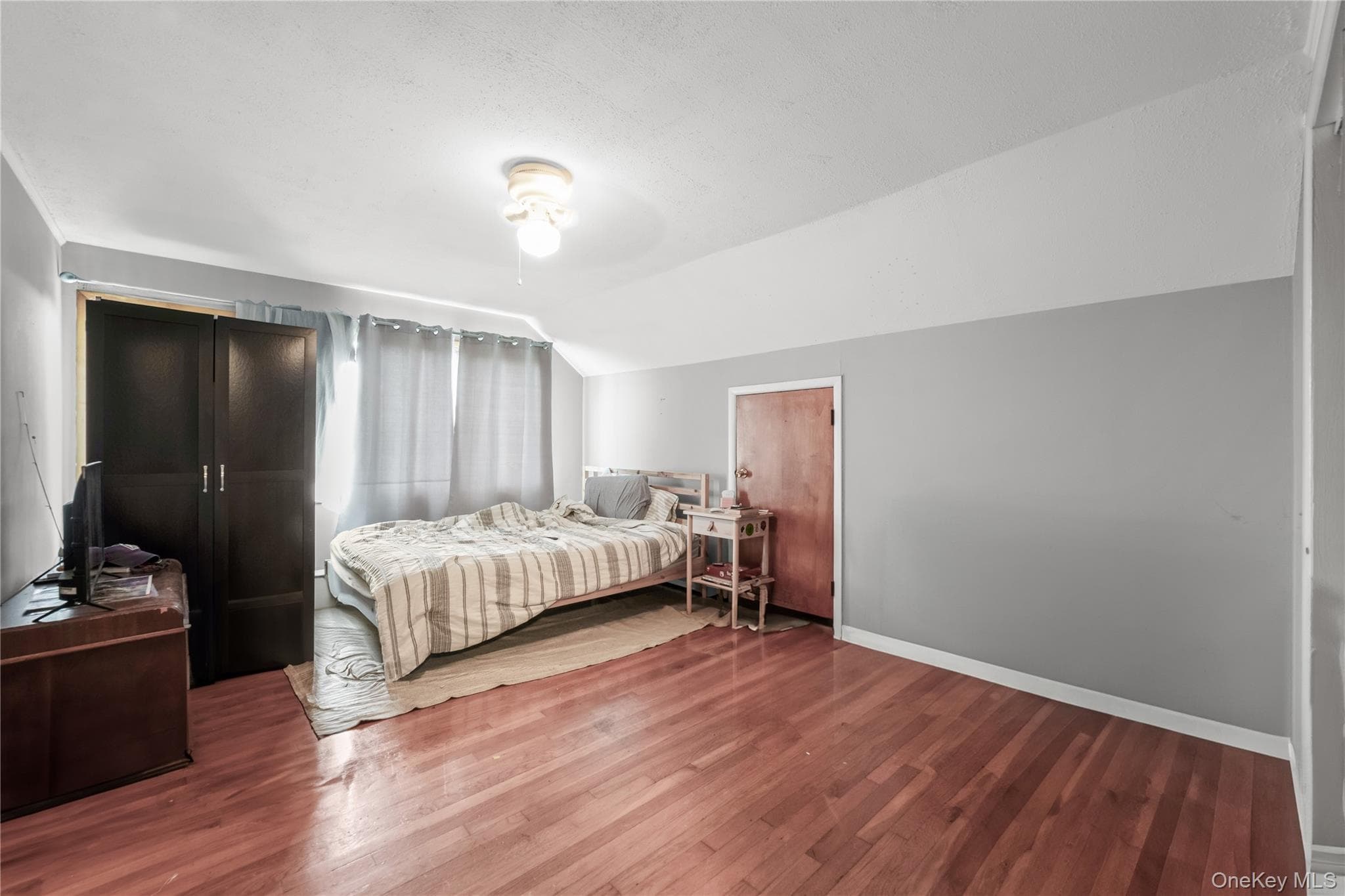 280 S Bayview Avenue thumbnail 23