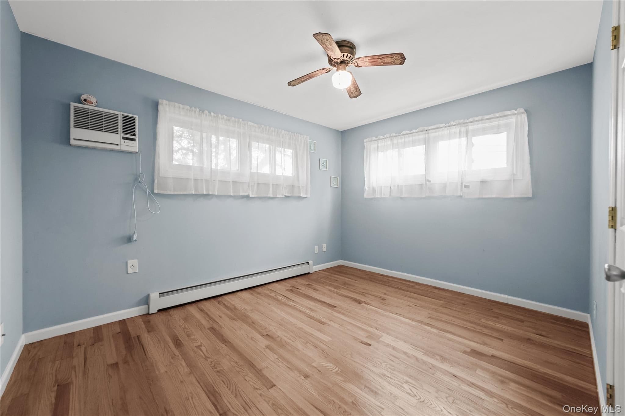 280 S Bayview Avenue thumbnail 17