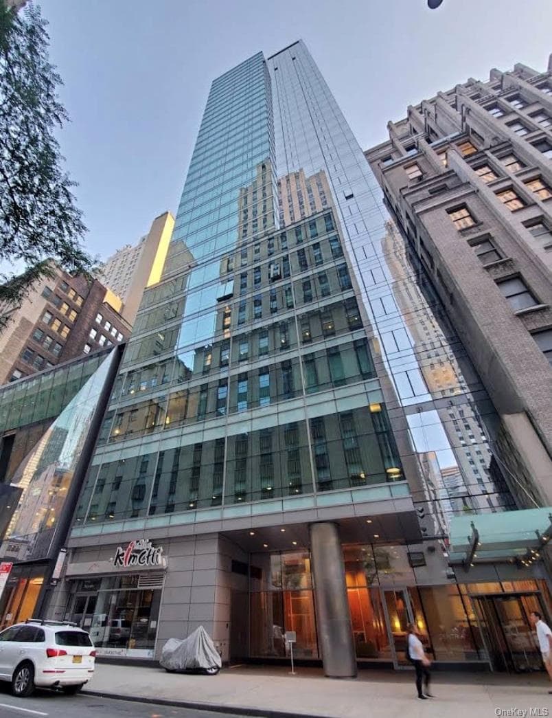18 W 48th Street Unit: 17D photo 1
