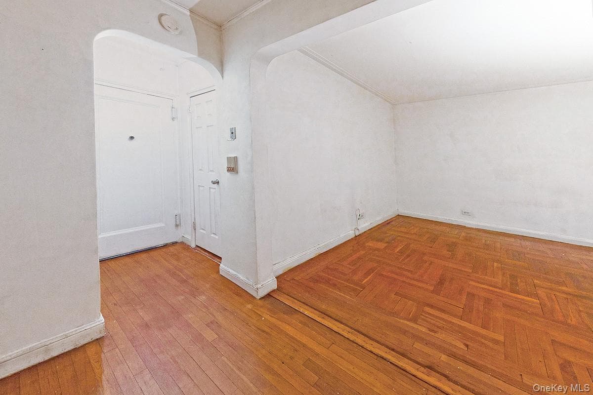 3017 Riverdale Avenue Unit: 2H thumbnail 2
