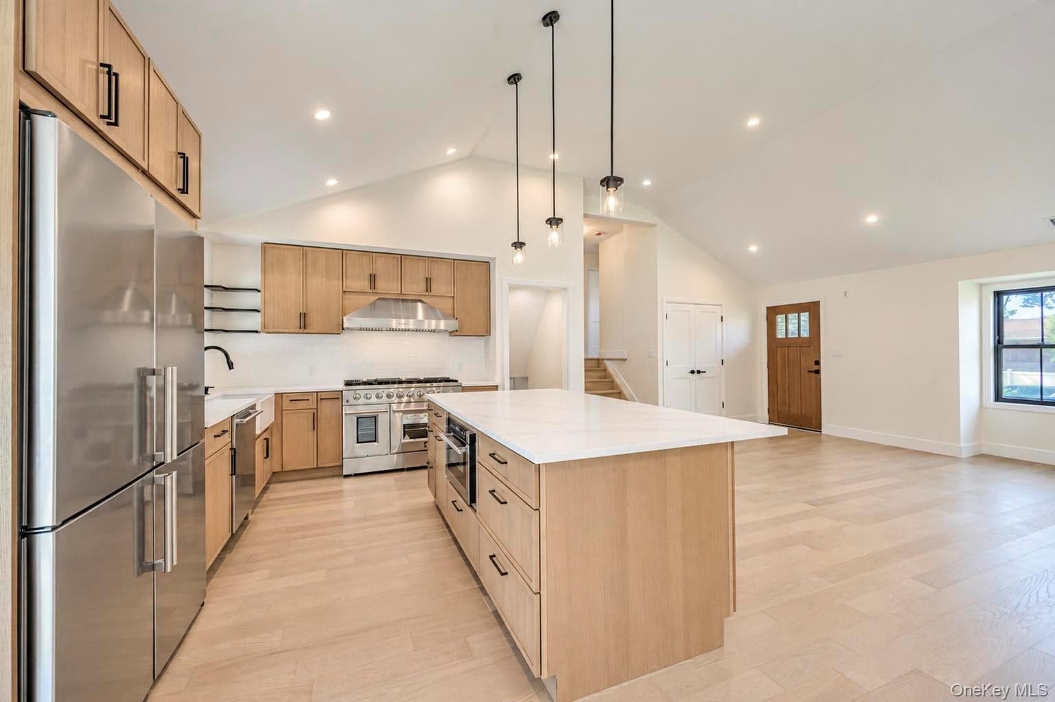2056 Stratford Drive thumbnail 11