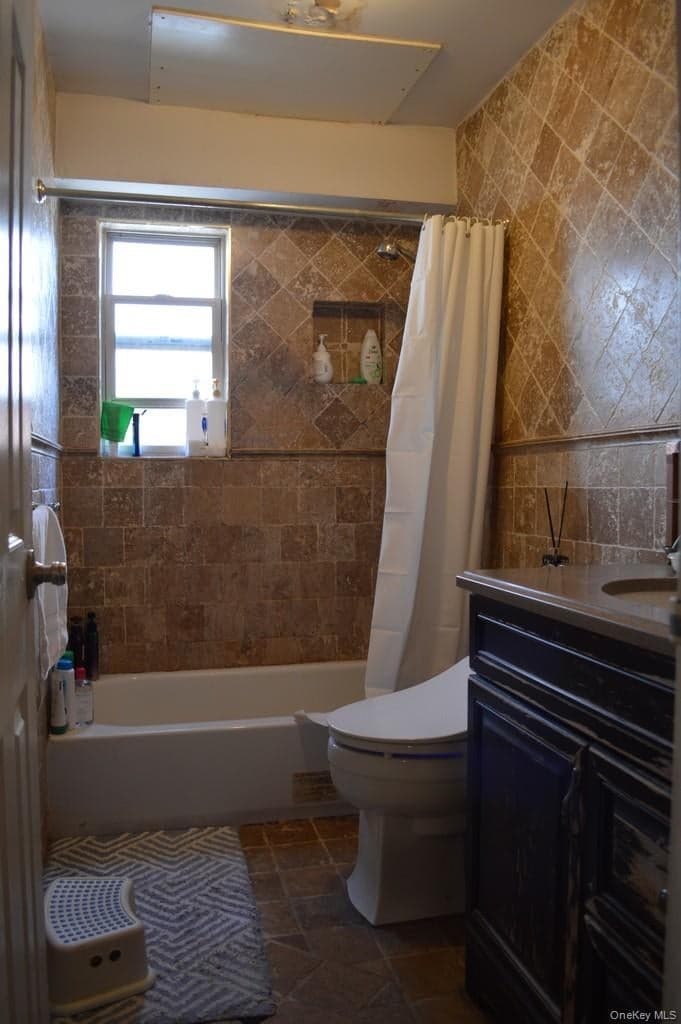 13-31 209th Street thumbnail 7