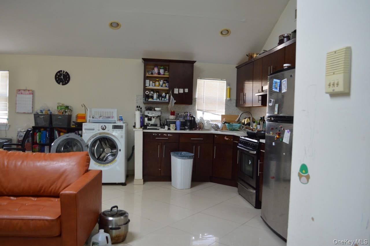 13-31 209th Street thumbnail 13