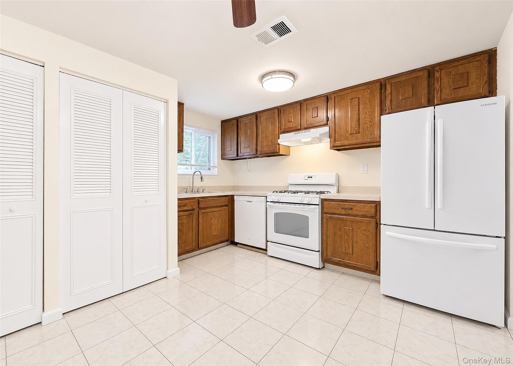 145 Cambridge Drive thumbnail 5