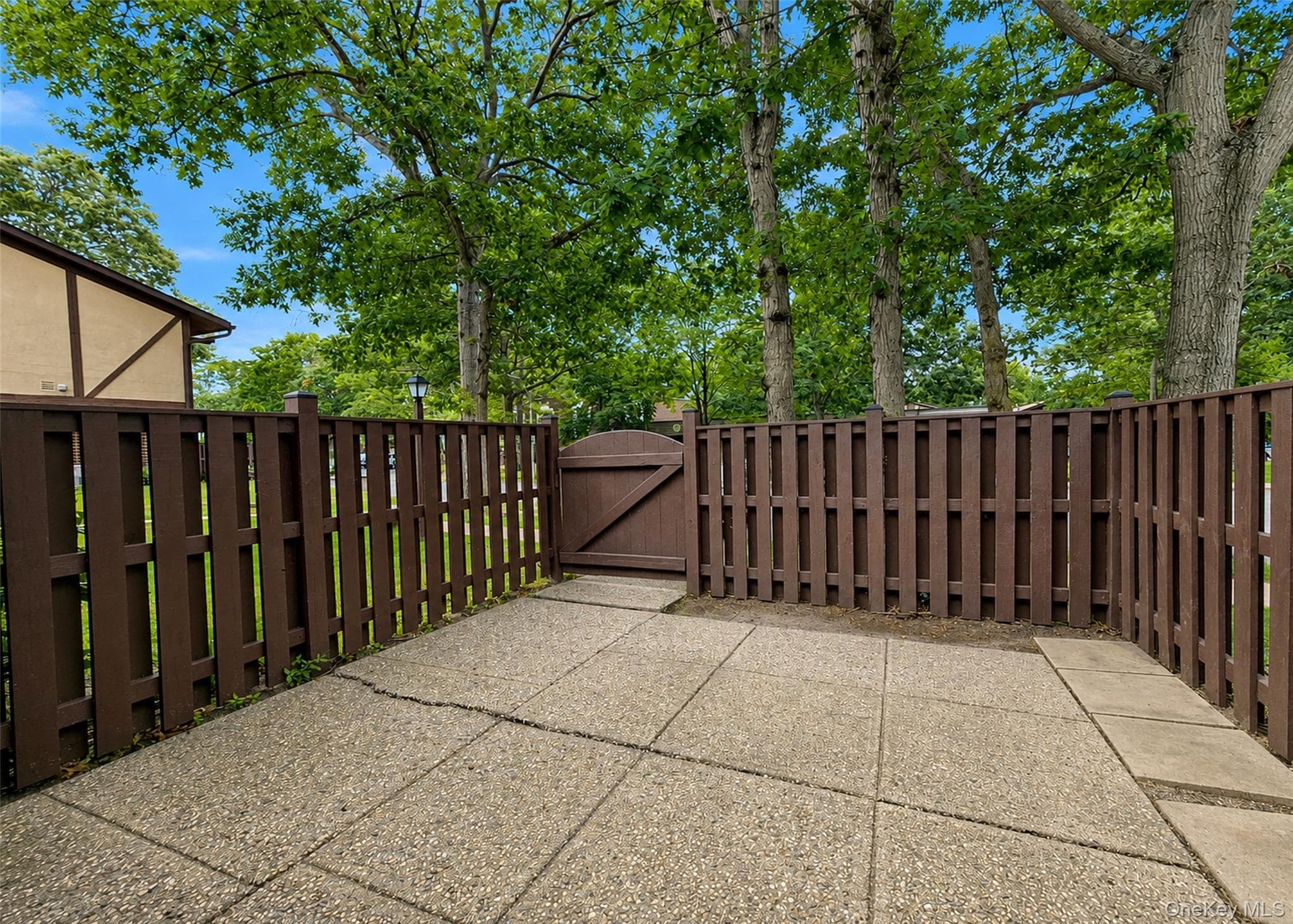 145 Cambridge Drive thumbnail 2