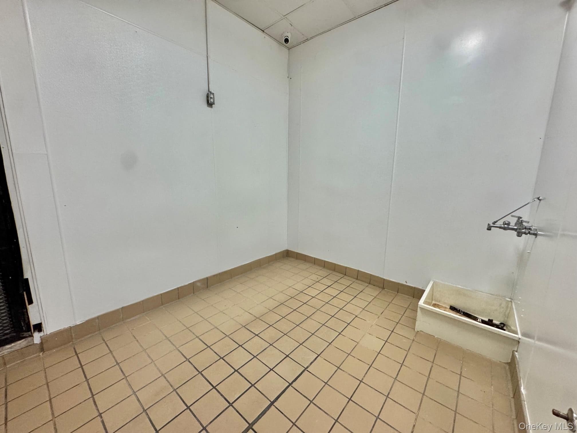 75-11 75-13 Metropolitan Avenue thumbnail 21