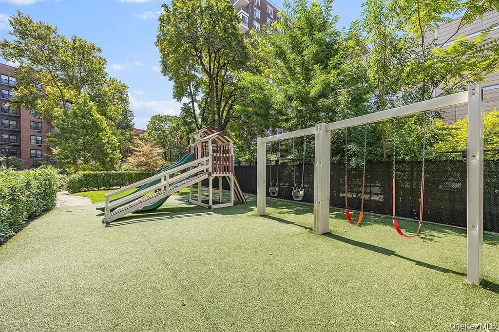 87-10 51 Avenue Unit: #1 thumbnail 3