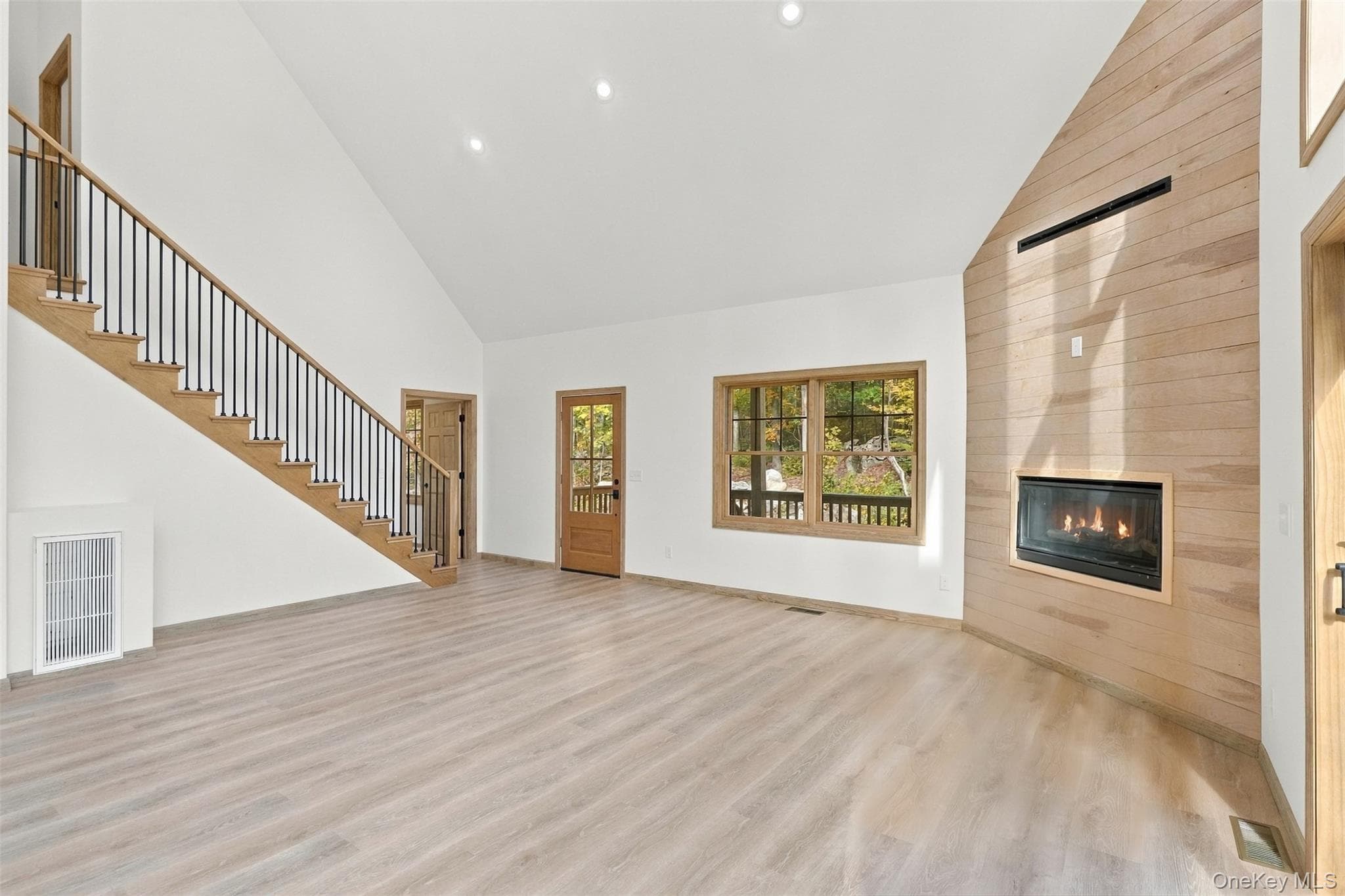 68 Decker Road thumbnail 19