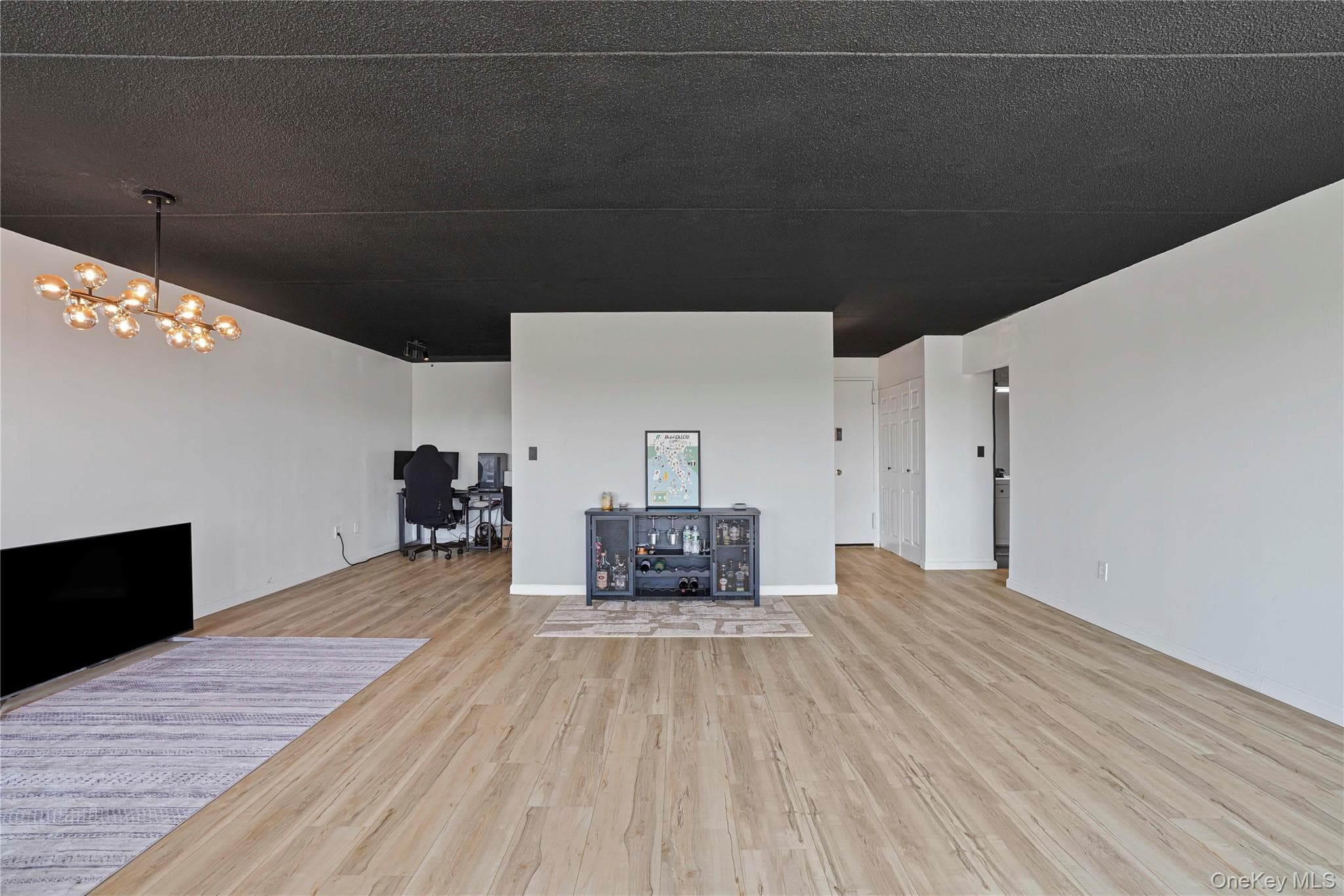 500 High Point Drive Unit: 709 thumbnail 23