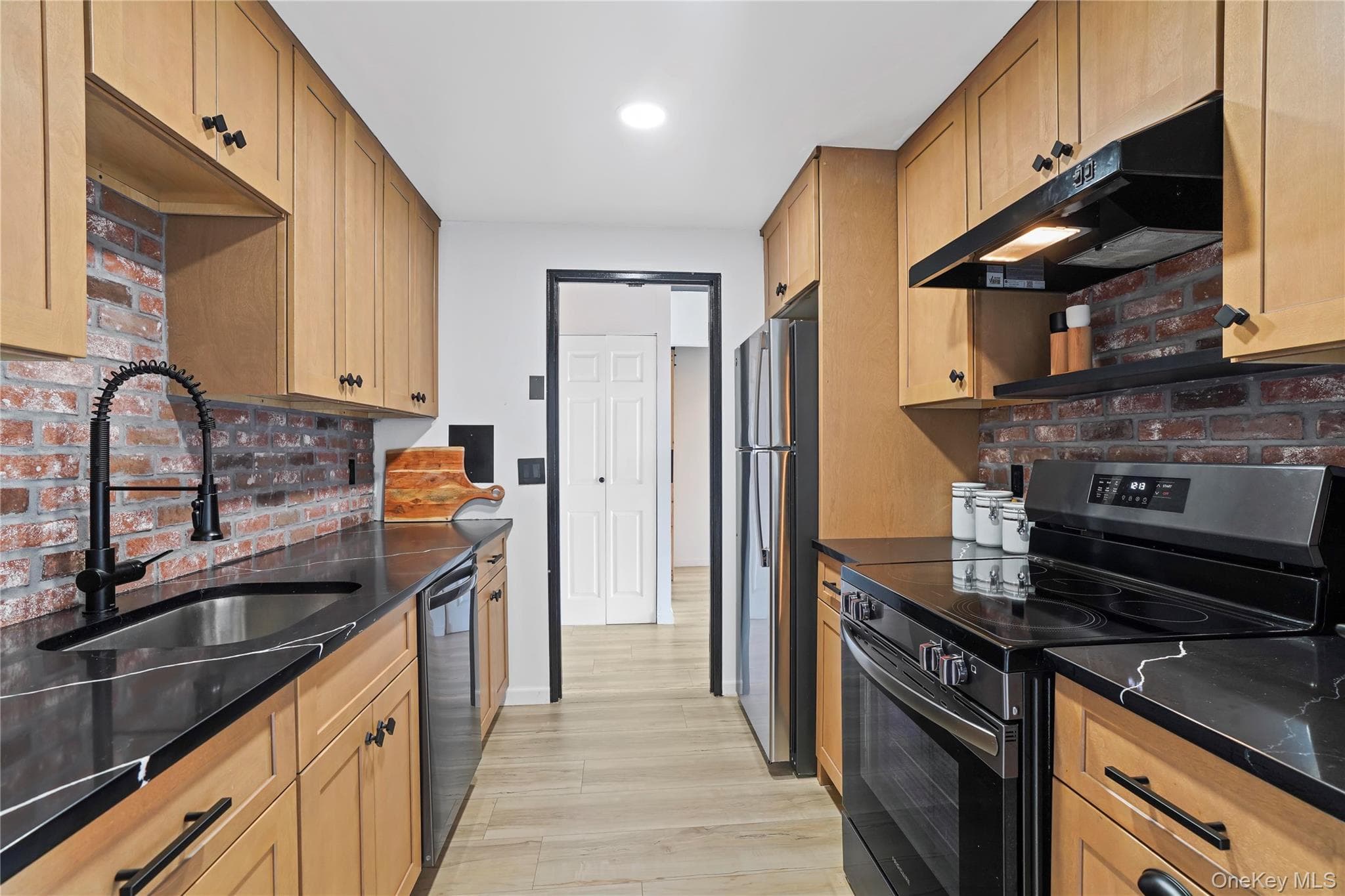 500 High Point Drive Unit: 709 thumbnail 15