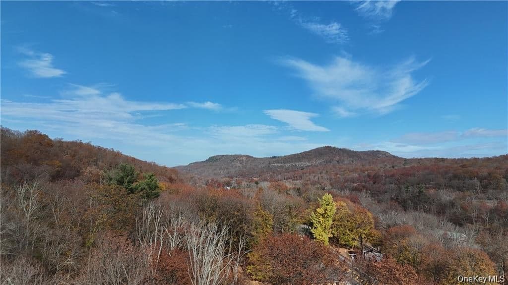 15 Whritenour Terrace, Sloatsburg