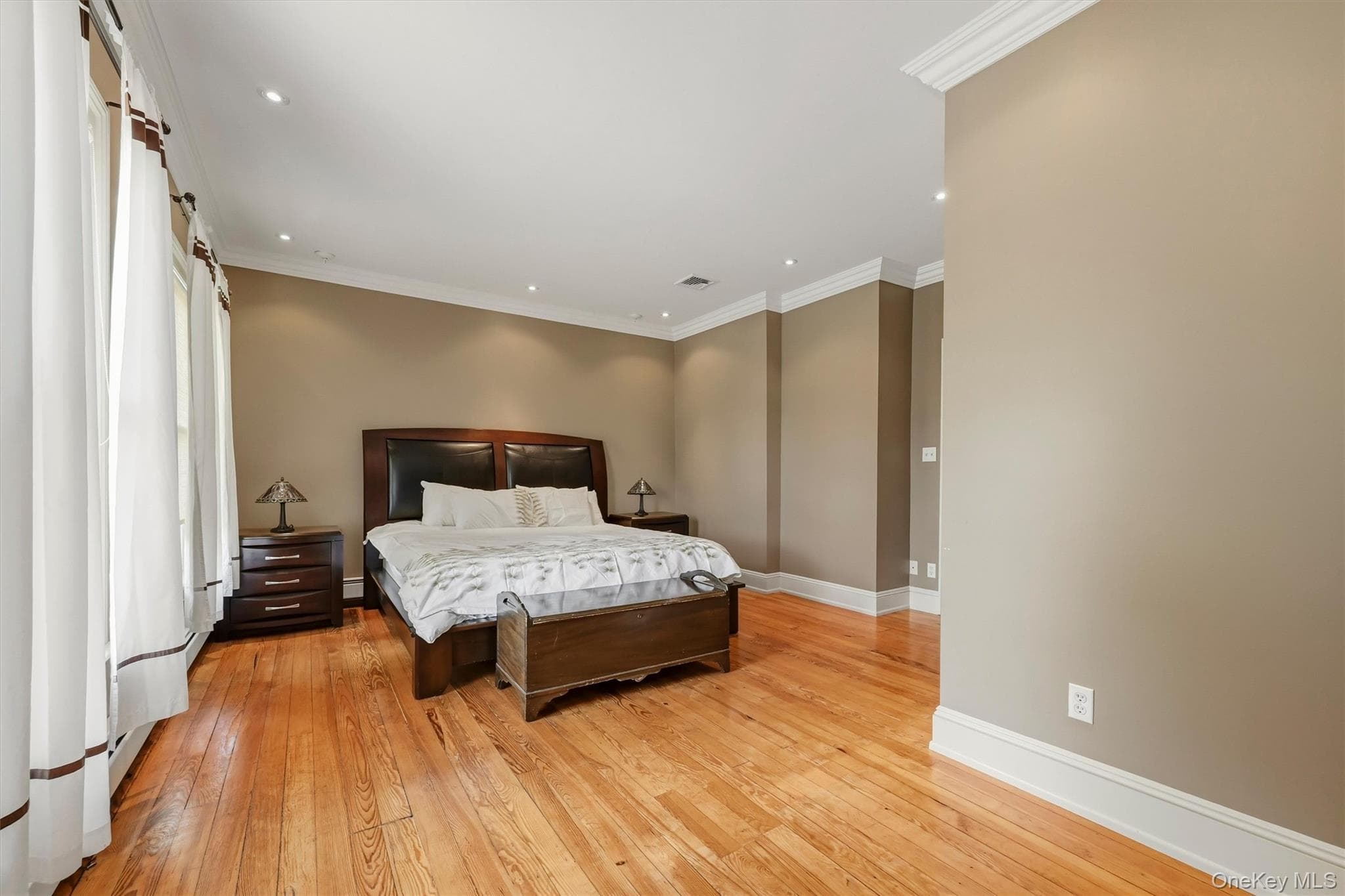 68 E Erie Street thumbnail 9