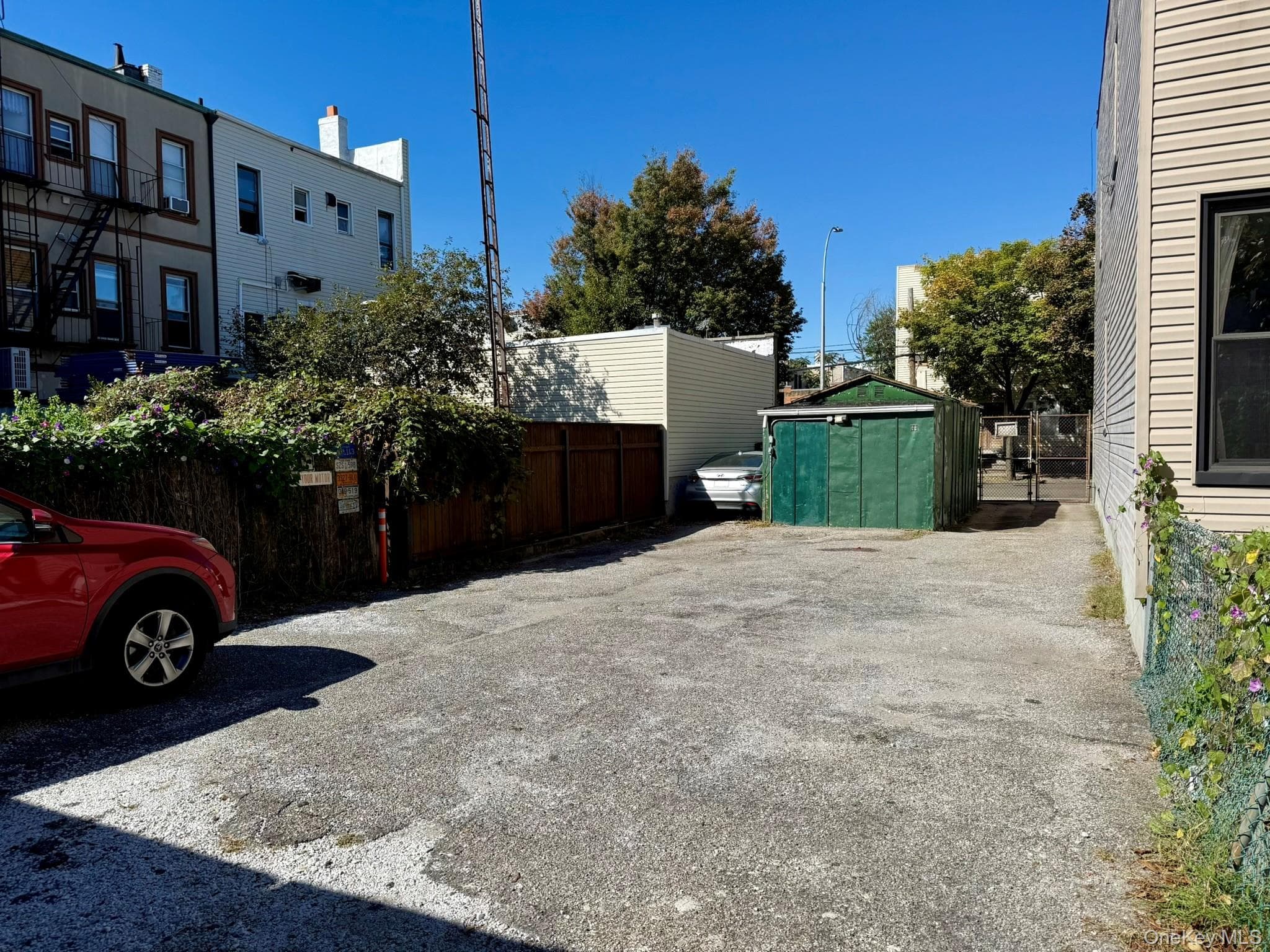 1864 Gates Avenue thumbnail 5