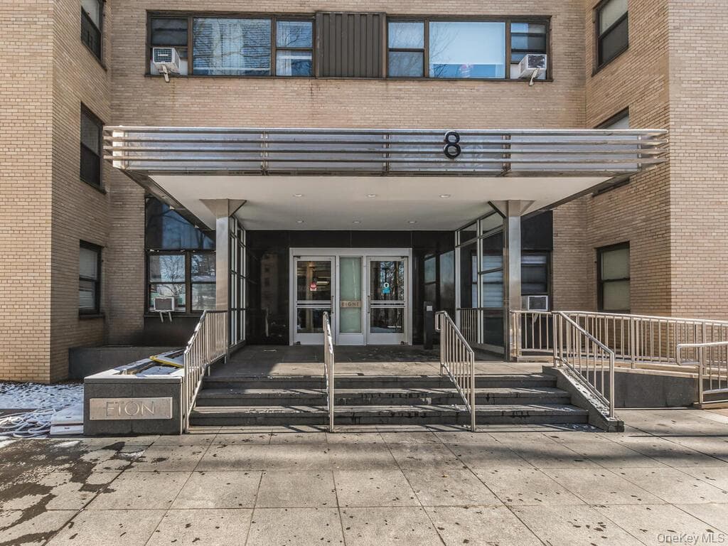8 Fordham Hill Oval Unit: 3D thumbnail 7