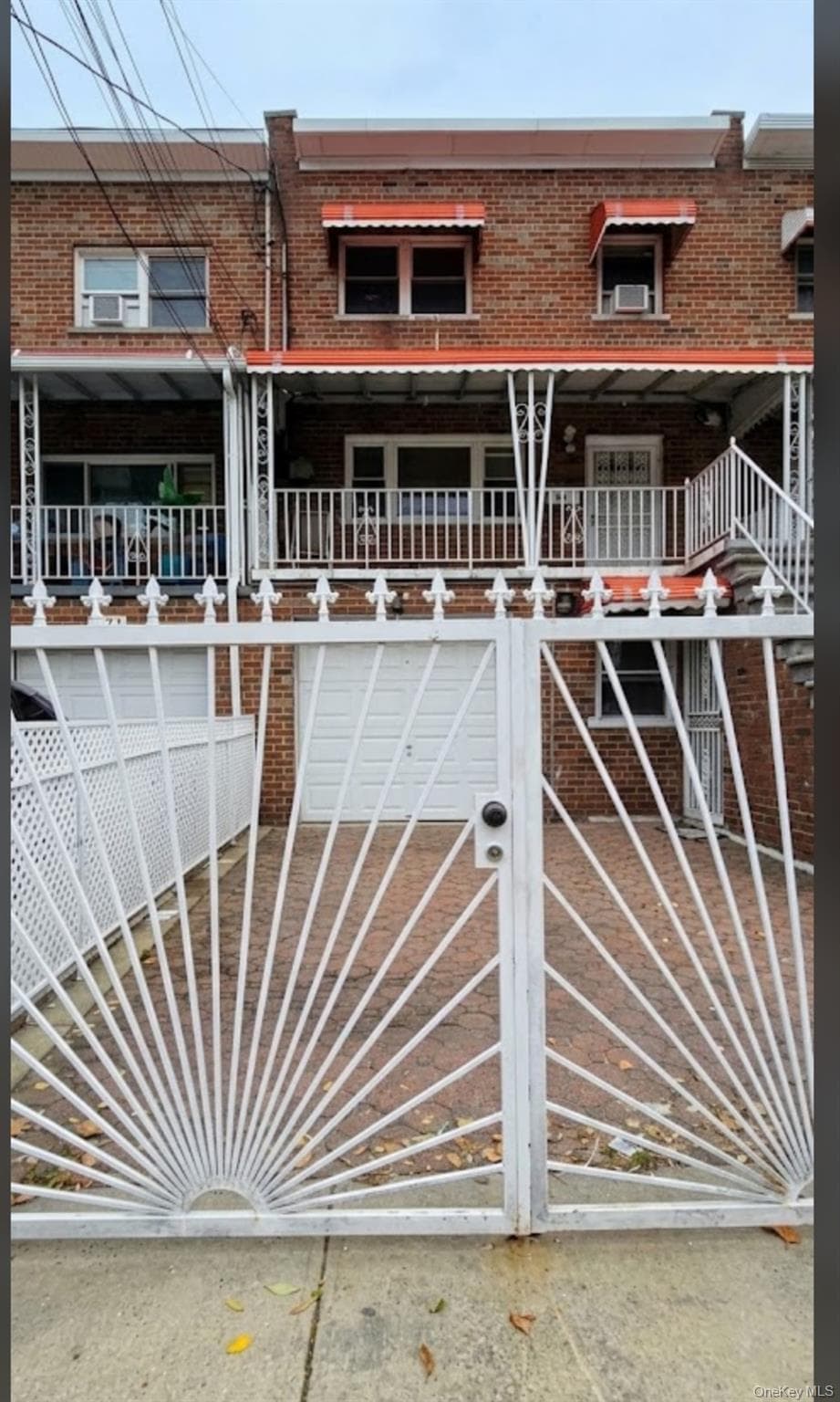 873 E 216th Street thumbnail 3