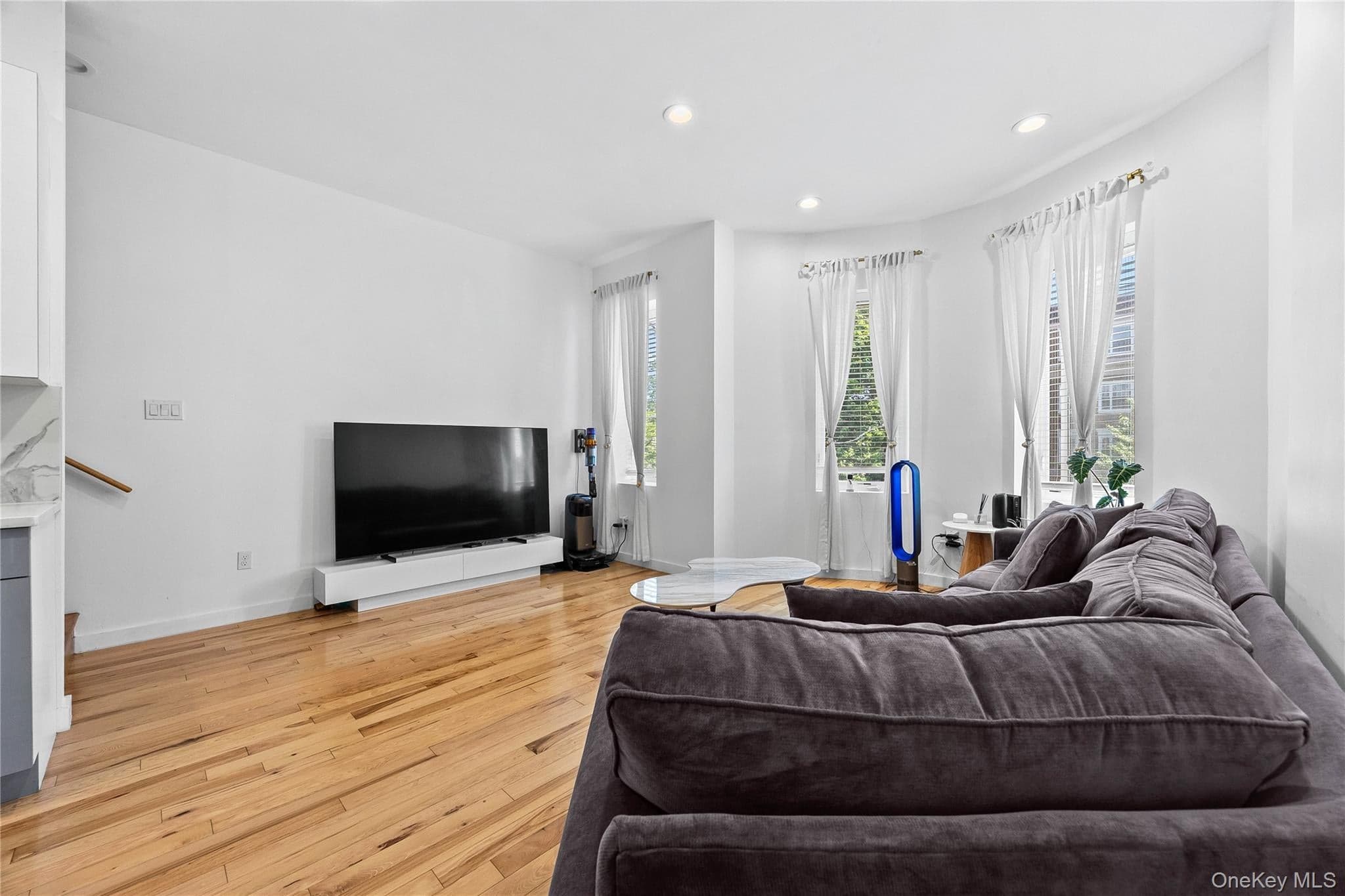 203 E Prospect Avenue thumbnail 5